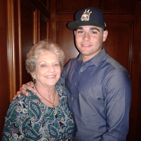 Meet your Posher, Pablo - Picture 4 of 4